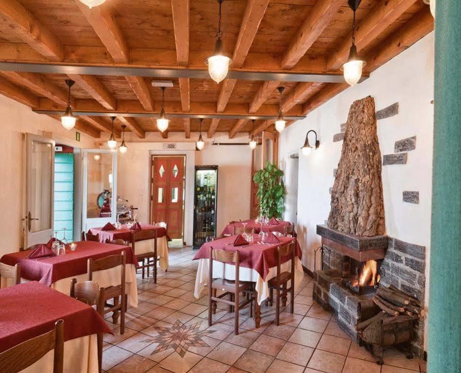 Ristorante Hotel Falchetto Brunate Exterior photo